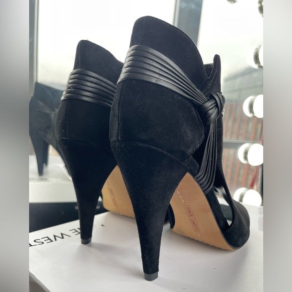 Vince Camuto Annavay Suede Bootie - Picture 5 of 10